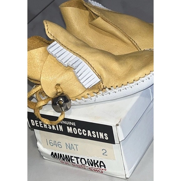 VTG 80s Minnetonka Moccasins Infant Sz 2 Deer Suede w/ Box Leather Crib Shoe EUC - Picture 4 of 10
